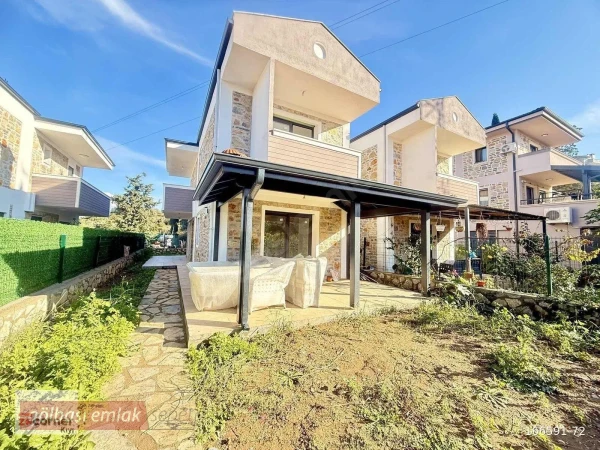 REŞADİYE'DE SATILIK TAM MÜSTAKİL 250 M2 ARSA İÇİNDE 4+1 VİLLA